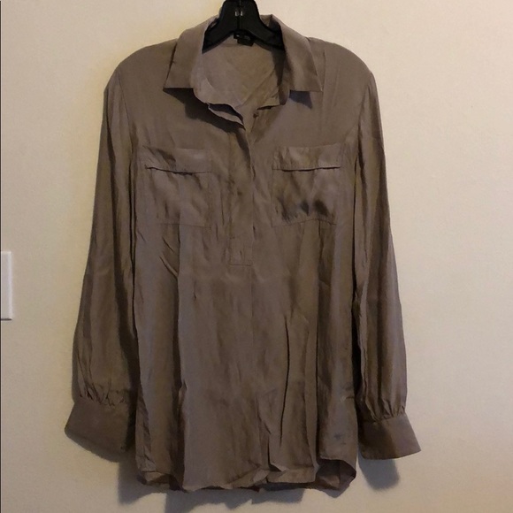 New Club Monaco taupe 100% silk oversized boxy cargo pocket popover blouse top